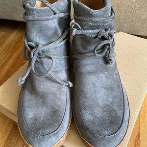 Womens Ugg Reid booties, 11M. Never worn!